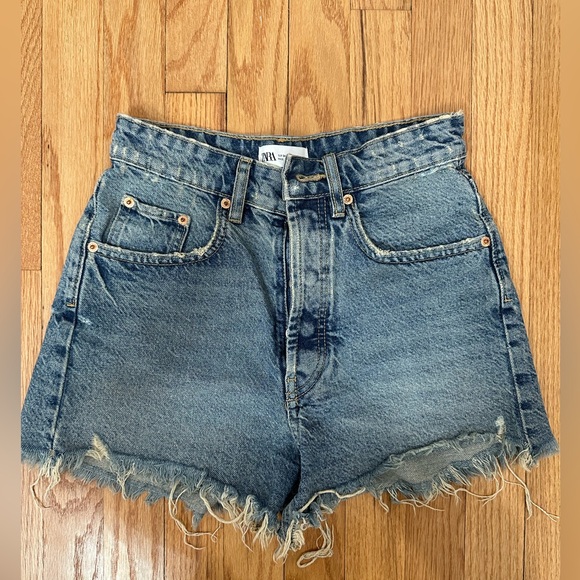 Zara high waist denim shorts - Picture 1 of 3